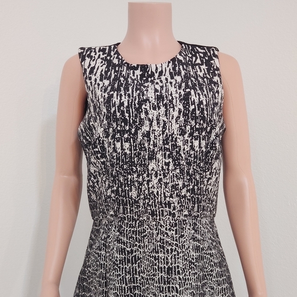 J.taylor Blk & Wht Pat. Print Sheath Dress Sz: 12 - Picture 2 of 11